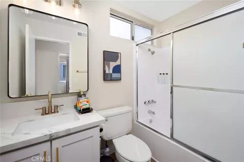 Bath - 15737 Firethorn, Fontana, CA 92337 photo 4 of 4