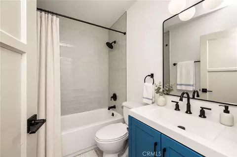Bath - 705 S Corlett Ave, Compton, CA 90220 photo 3 of 4