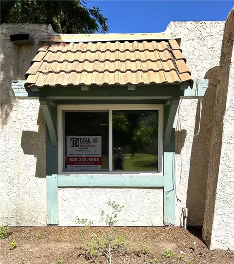 Exterior - 1326 Wheaton, Riverside, CA 92507 photo 2 of 2