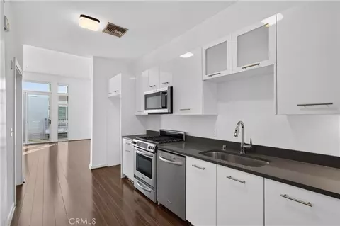 Kitchen - 238 S Arroyo, Pasadena, CA 91105 photo 2 of 2