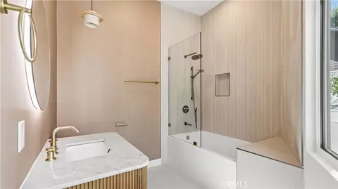 Bath - 808 S Los Robles, Pasadena, CA 91106 photo 3 of 4