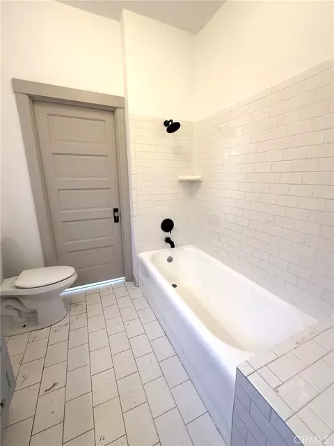 Bath - 1829 Everett St, Alameda, CA 94501 photo 2 of 2