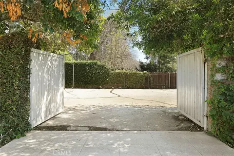 Exterior - 3625 Lombardy, Pasadena, CA 91107 photo 14 of 20