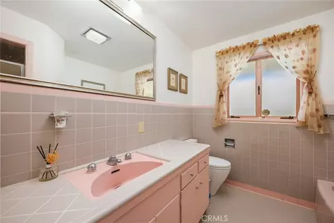 Bath - 3625 Lombardy, Pasadena, CA 91107 photo 2 of 4