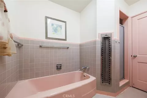 Bath - 3625 Lombardy, Pasadena, CA 91107 photo 3 of 4