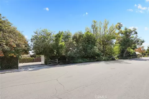 Exterior - 3625 Lombardy, Pasadena, CA 91107 photo 13 of 20