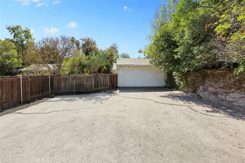 Exterior - 3625 Lombardy, Pasadena, CA 91107 photo 17 of 20