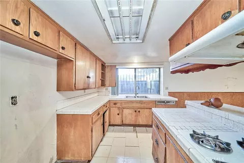 Kitchen - 1000 Edith, Alhambra, CA 91803 photo 3 of 6