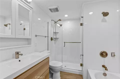Bath - 4227 Larwin Ave, Cypress, CA 90630 photo 1 of 1