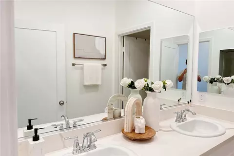 Bath - 13110 Dart St #E, Baldwin Park, CA 91706 photo 1 of 2