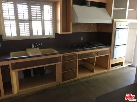 180 E 36th St, Long Beach, CA 90807 photo 2