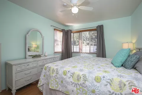 14961 Marlin Pl, Van Nuys, CA 91405 photo 10
