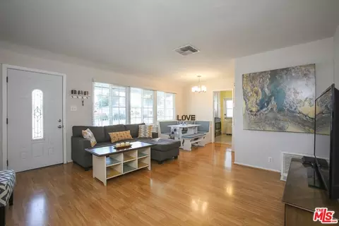 14961 Marlin Pl, Van Nuys, CA 91405 photo 5