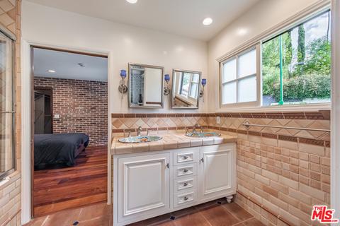 4700 Libbit Ave, Encino, CA 91436 photo 30