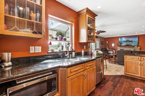 22472 Cardiff Dr, Santa Clarita, CA 91350 photo 11