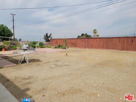 875 Carlotta Ct, Redlands, CA 92374 photo 2