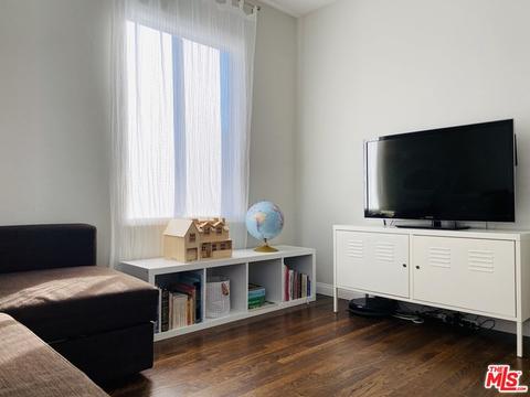 10440 Mountair Ave, Tujunga, CA 91042 photo 12