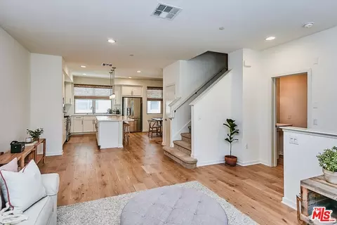 726 Colorado Cir, Carson, CA 90745 photo 2