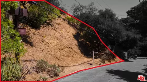 8169 Kirkwood Dr, Los Angeles, CA 90046