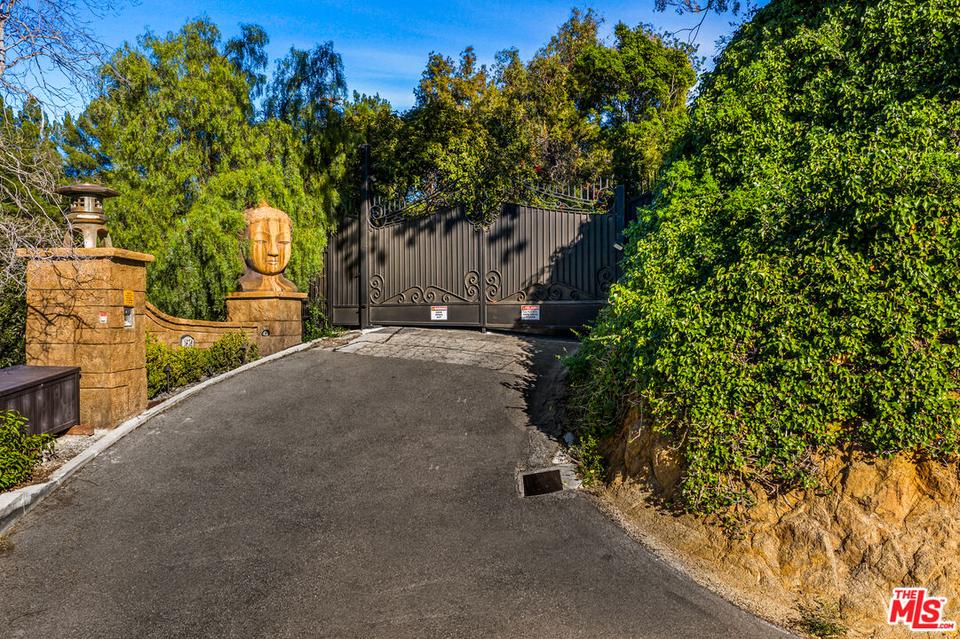 1670 Gilcrest Dr, Beverly Hills, CA 90210 1 photo Movoto