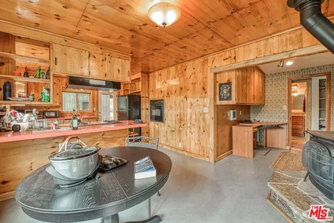Kitchen - 30443 Auberry Rd, Prather, CA 93651 photo 1 of 3