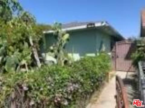 909 E 70th Way, Long Beach, CA 90805 photo 1