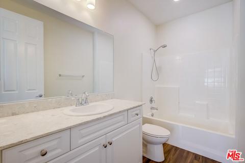 135 Neptune, Irvine, CA 92618 photo 20