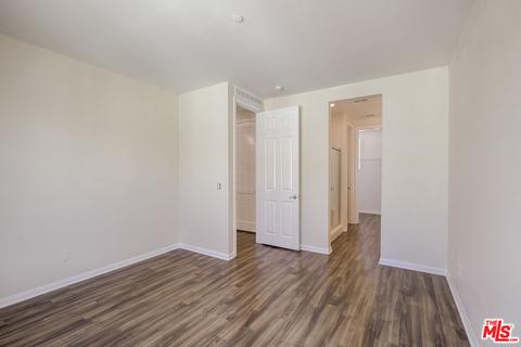135 Neptune, Irvine, CA 92618 photo 23