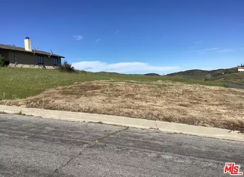 16 Vaccabin Drvic Hardtree Dr, Elizabeth Lake, CA 93532