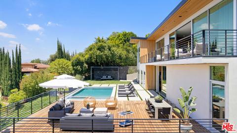 17140 Oak View Dr, Encino, CA 91316