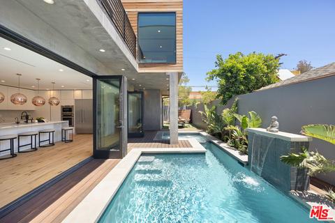 2624 Naples Ave, Venice, CA 90291