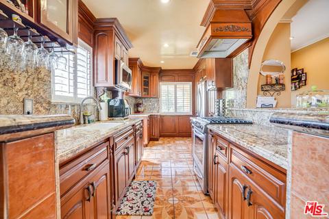 9674 Beachy Ave, Arleta, CA 91331 photo 15