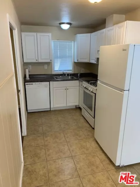 Kitchen - 44606 Date Ave, Lancaster, CA 93534 photo 2 of 2