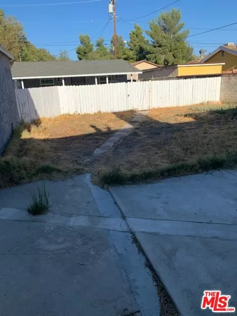 Exterior - 44606 Date Ave, Lancaster, CA 93534 photo 2 of 3