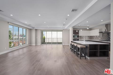 450 N Palm Dr #407, Beverly Hills, CA 90210