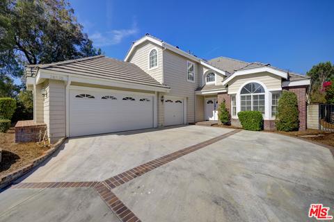 26520 Mistletoe Ct, Santa Clarita, CA 91355