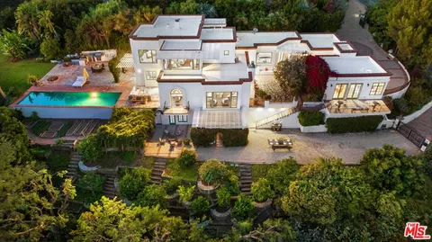 22355 Carbon Mesa Rd, Malibu, CA 90265
