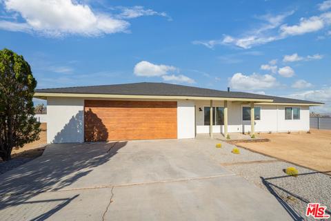 1031 Sunset Mesa Rd, Landers, CA 92285 photo 1