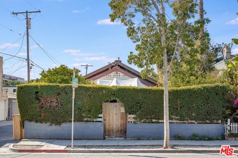 1542 Yale St, Santa Monica, CA 90404