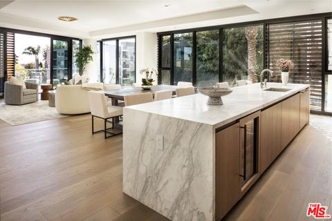 8420 Sunset Blvd #208, West Hollywood, CA 90069