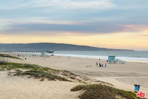 2701 Manhattan Ave, Manhattan Beach, CA 90266 photo 1