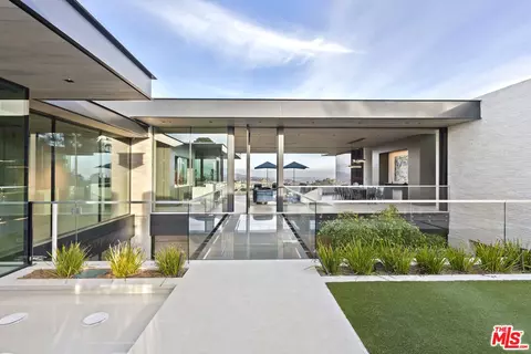 445 Walker Dr, Beverly Hills, CA 90210