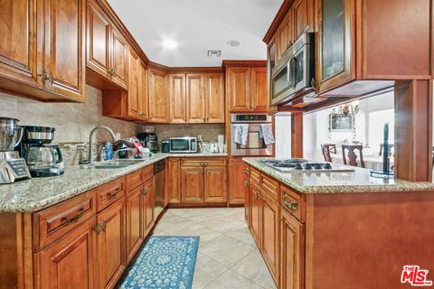 15518 Gundry Ave, Paramount, CA 90723 photo 2