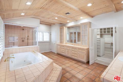 5255-round-meadow-rd-hidden-hills-ca-91302-movoto
