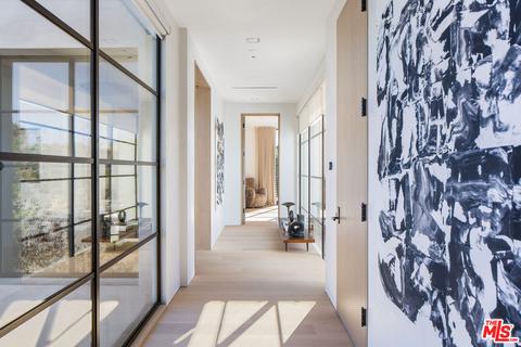 12846 Highwood St, Los Angeles, CA 90049 | 46 Photos | MLS #23-233771