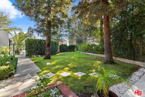 10541 Clearwood Ct, Los Angeles, CA 90077