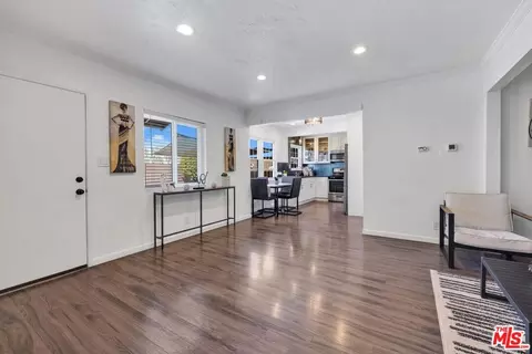 7613 Machrea St, Tujunga, CA 91042 photo 4
