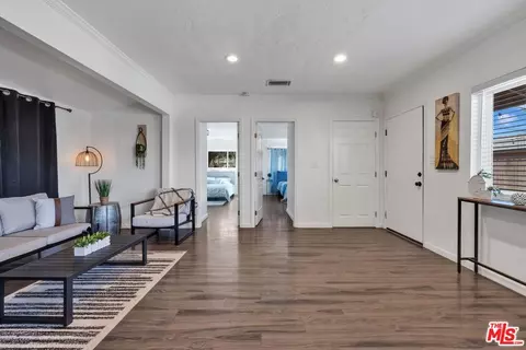 7613 Machrea St, Tujunga, CA 91042 photo 3