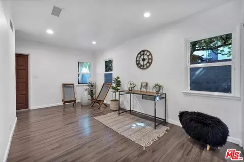 7613 Machrea St, Tujunga, CA 91042 photo 5