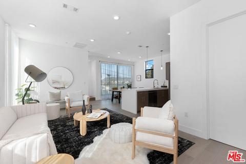 3226 W Robinson Ln, Los Angeles, CA 90026